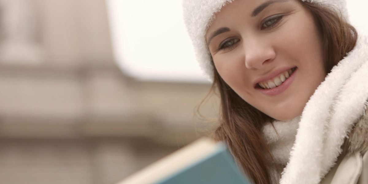 Shift from endless scrolling to meaningful reading for mental clarity and growth.